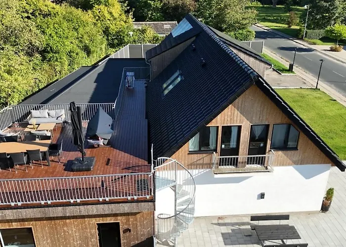 The Butterfly - House In Odense For 7 Persons With Luxury Rooftop Deck & Free Parking
