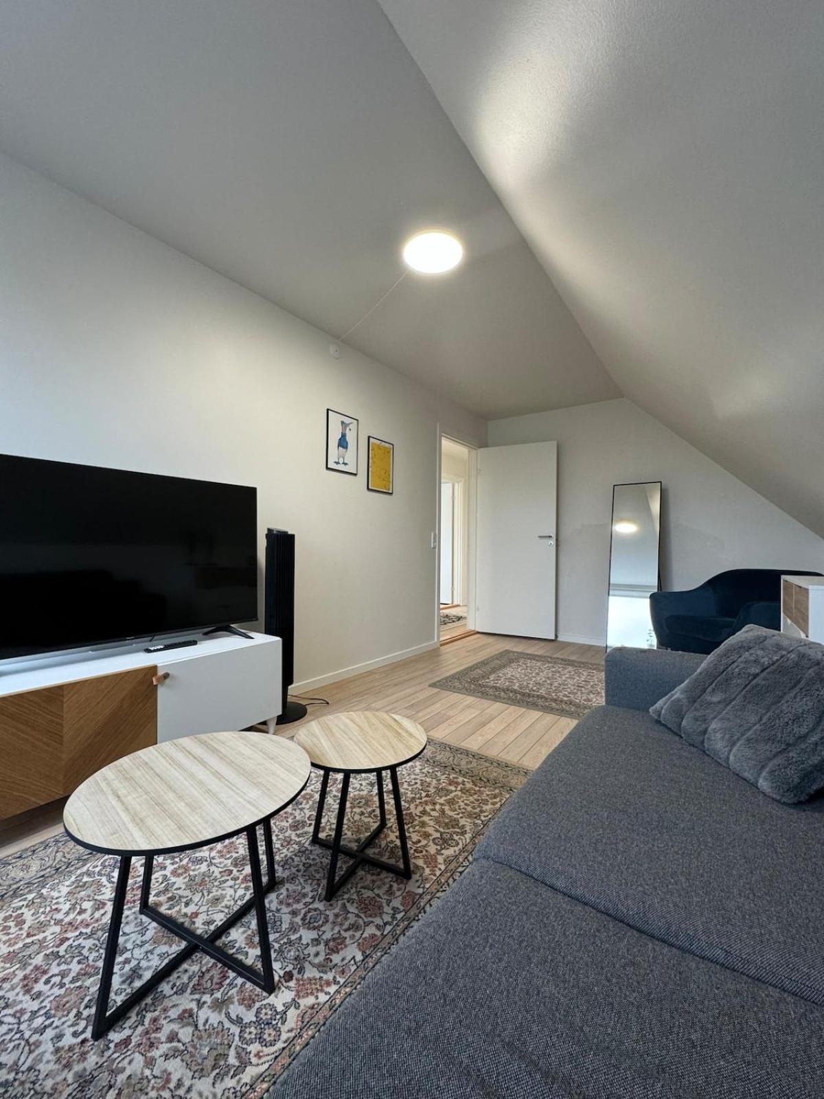 The Butterfly - House In For 7 Persons With Luxury Rooftop Deck & Free Parking *