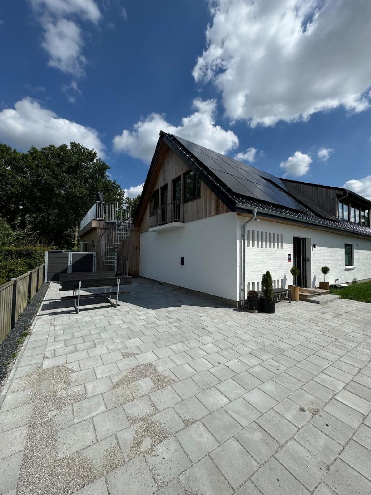 The Butterfly - House In For 7 Persons With Luxury Rooftop Deck & Free Parking * Odense