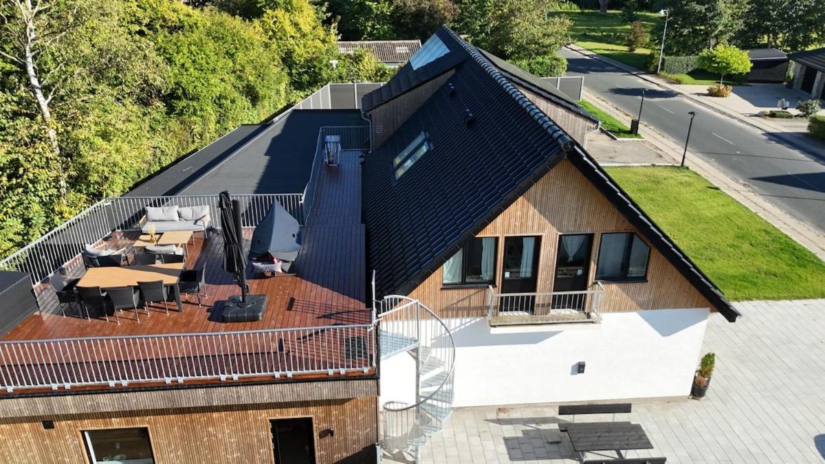 The Butterfly - House In For 7 Persons With Luxury Rooftop Deck & Free Parking